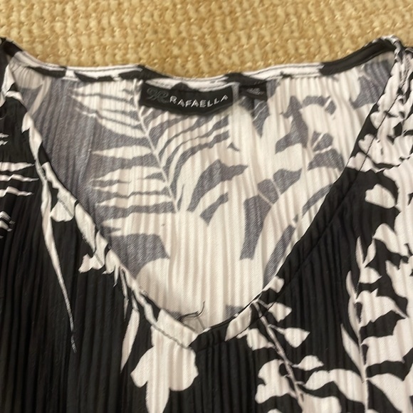 NWOT Rafaella Pleated Blouse - Picture 2 of 6